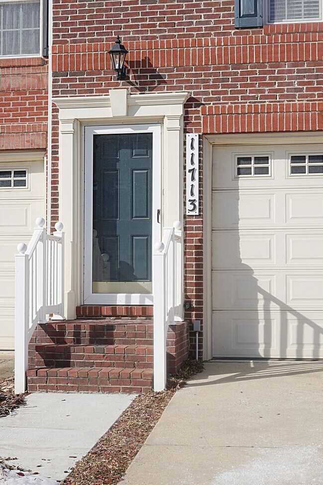 Foto del edificio - Exquisite Townhouse in Orchard Run Germantown