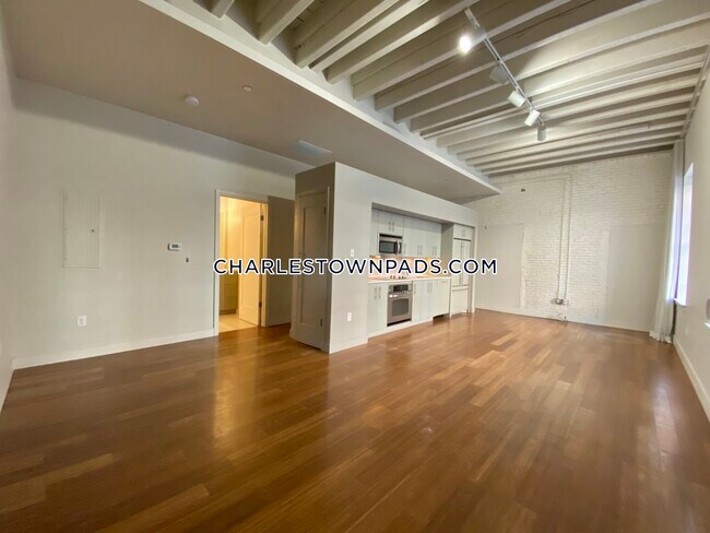 Building Photo - 33 3rd Ave