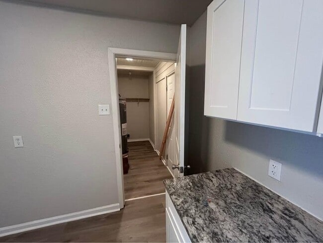 Foto del edificio - 8403 Tackett St