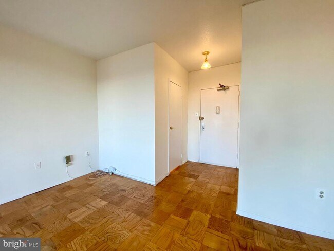 Foto del edificio - 4141 N Henderson Rd