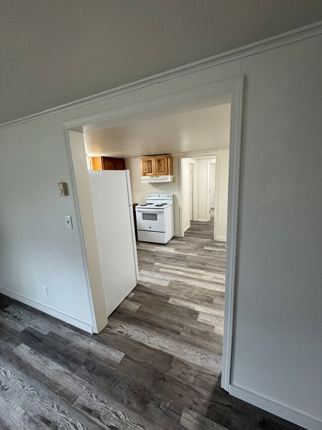 Foto del edificio - Charming 3-Bedroom with fresh new interior!