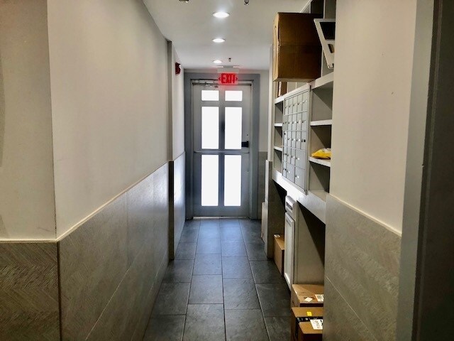 Foto del edificio - 1100 Clinton St