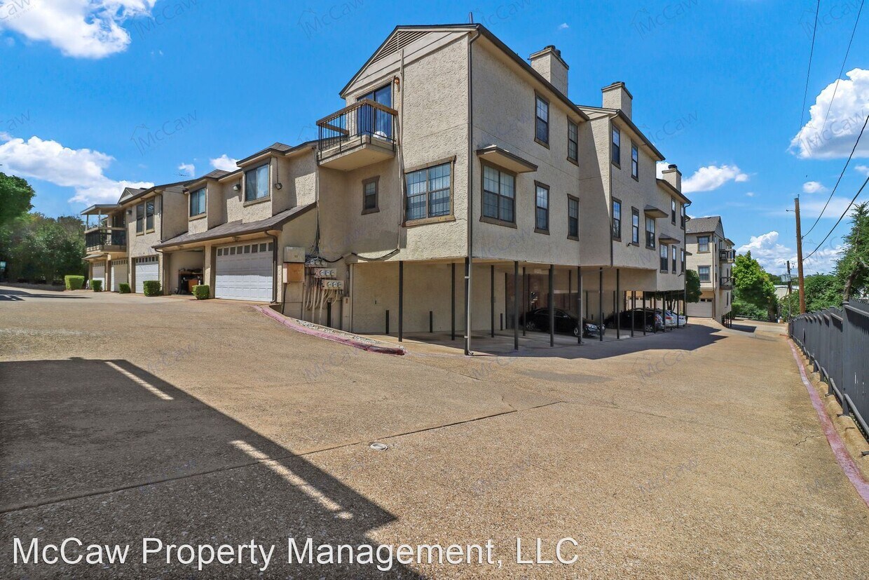 Primary Photo - 2 br, 1.5 bath House - 8750 Park Lane #145