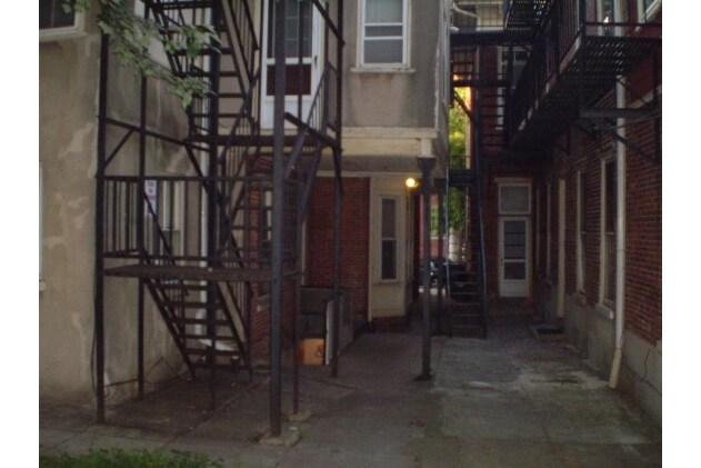 Foto del edificio - 154-156 E Walnut St