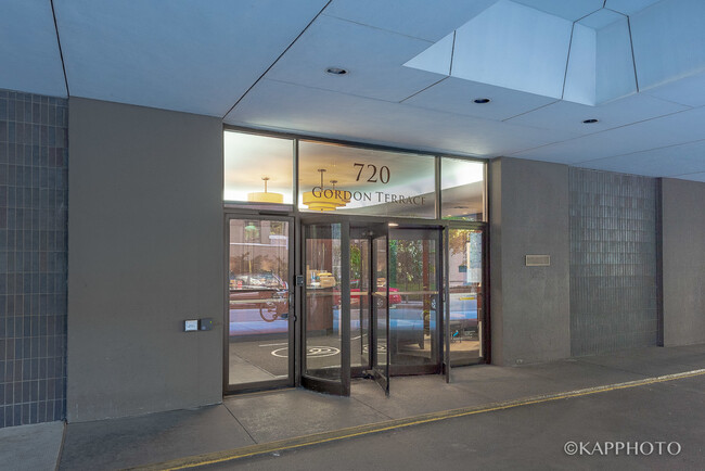 Foto del edificio - 720 W Gordon Terrace