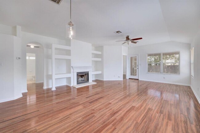 Foto del edificio - 1912 Avante Dr