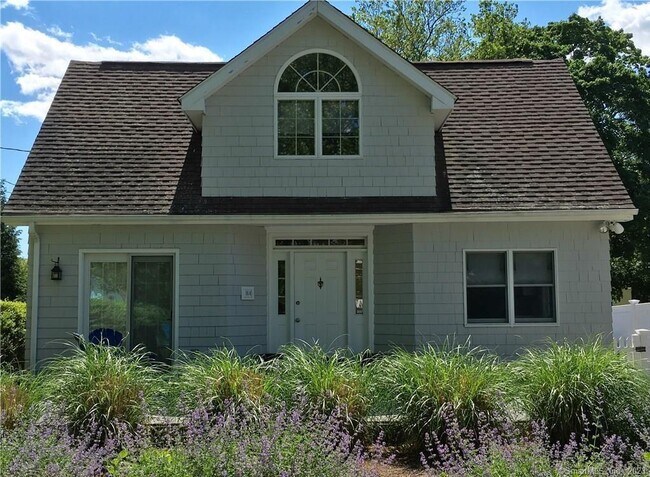 Foto del edificio - 84 Kelsey Pl