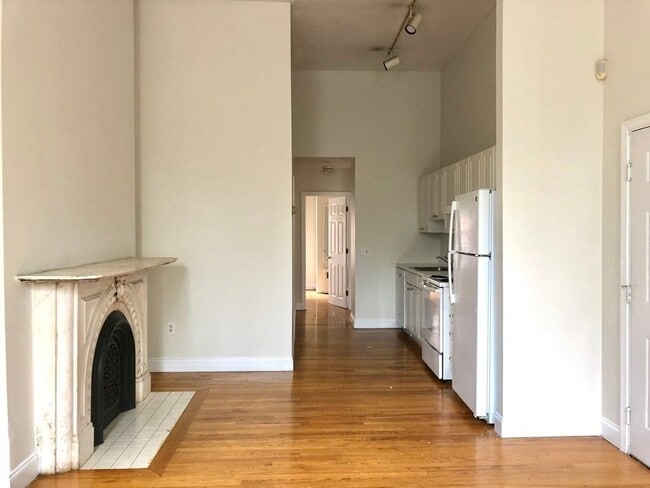 Building Photo - 676 Tremont St