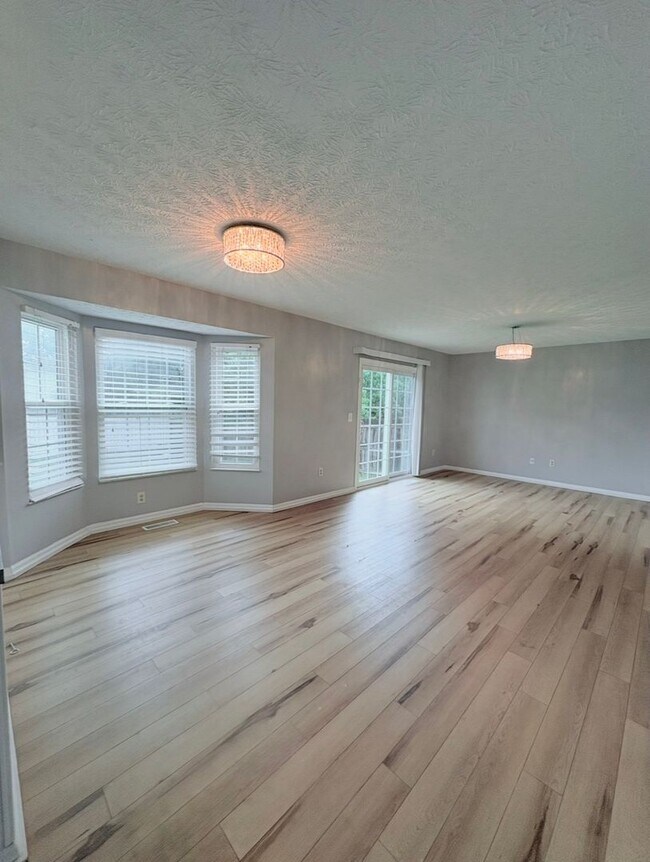 Foto del edificio - 4BR/2.5BA  | Newly Flooring | Garage | Gated back yard