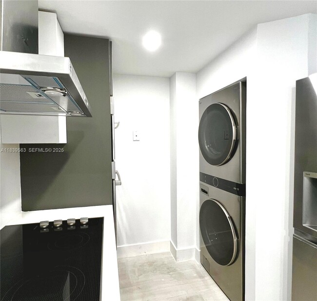 Foto del edificio - 701 Brickell Key Blvd