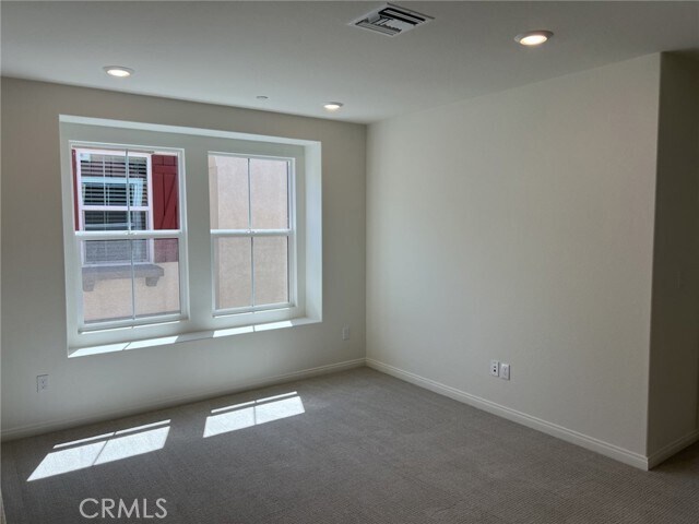 Foto del edificio - 3965 E Huntington St