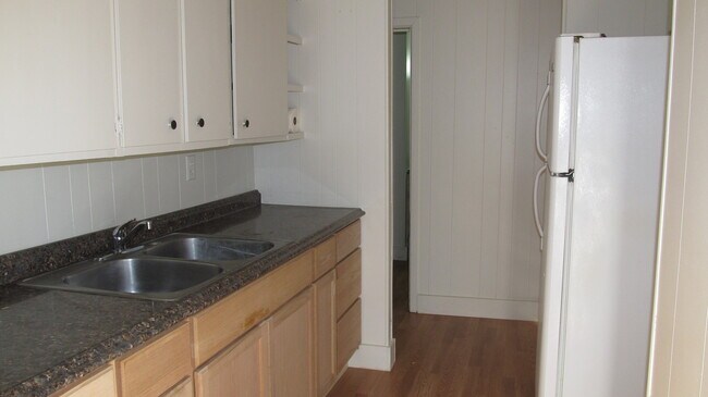 Building Photo - 1603 Avenue W