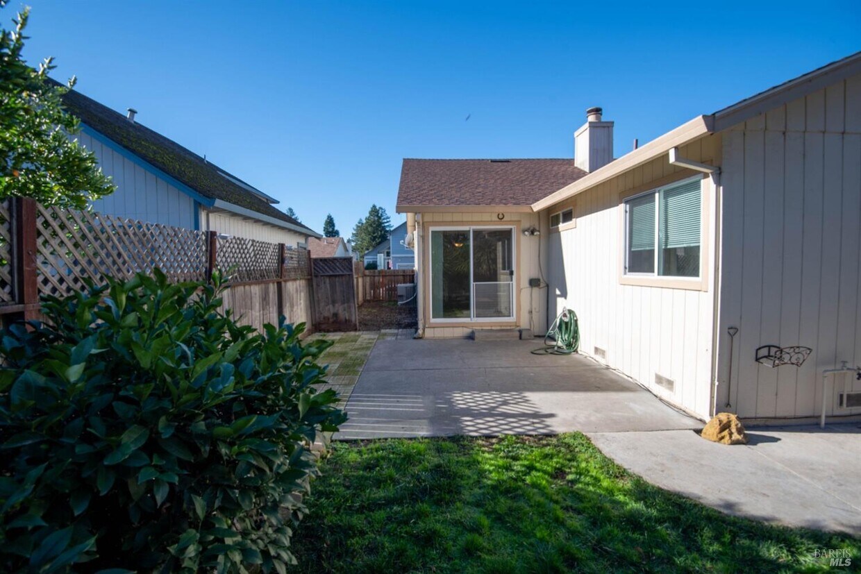 Primary Photo - 1110 Albion Pl