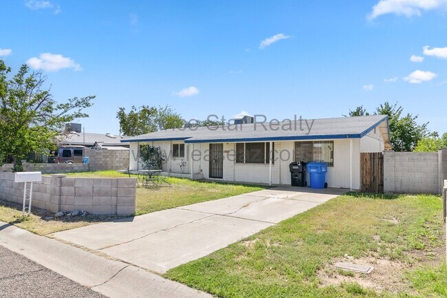 Building Photo - 18063 N Villa Rita Dr