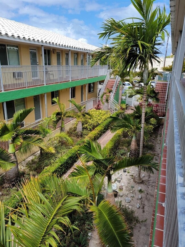 Building Photo - 7400 Harding Ave