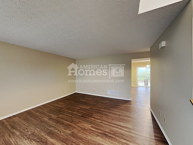 Building Photo - 7831 Fairfax Loop Drive