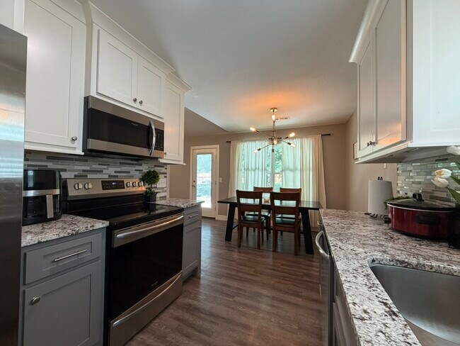 Foto del edificio - 1314 N Fieldstone Ave