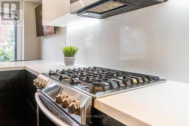 Photo du bâtiment - 1425-1425 Abbeywood Dr