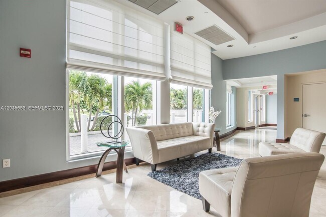 Foto del edificio - 7600 Collins Ave