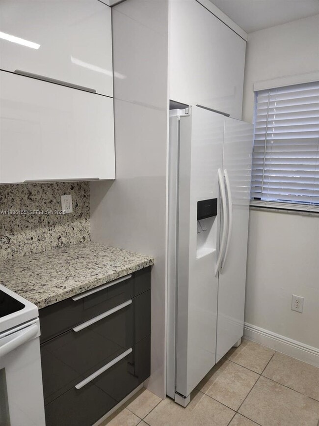 Building Photo - 10315 NW 9th St Cir