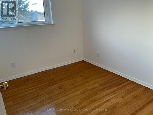 Building Photo - 361 Linden St