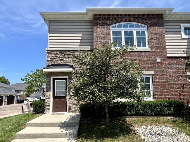 Foto del edificio - 5619 Arbor Chase Dr