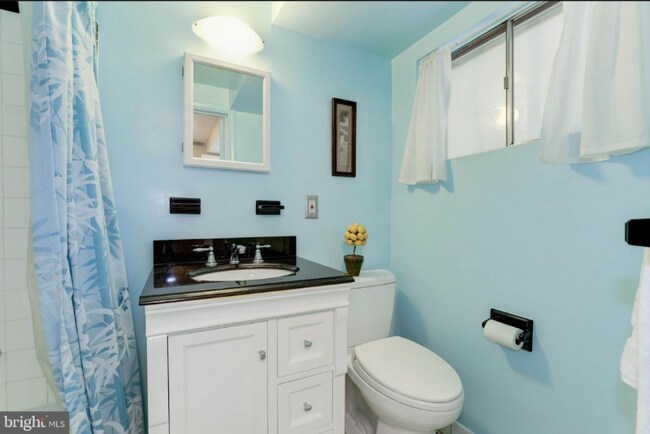 Foto del edificio - 6222 Rockhurst Rd