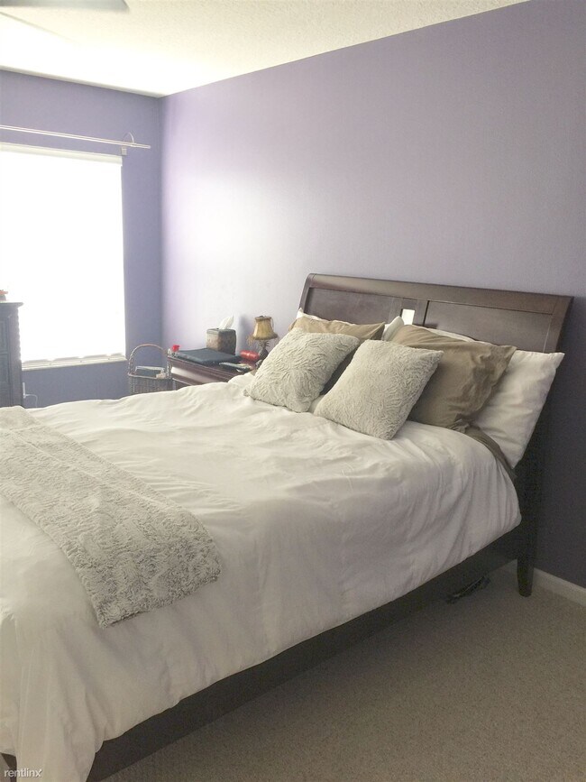 Building Photo - 3 br, 2.5 bath Townhome - 10363 Park Commo...