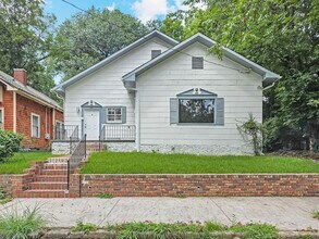 Building Photo - 1111 Lawton Pl SW