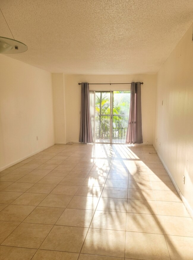 Foto del edificio - 13455 NE 10th Ave