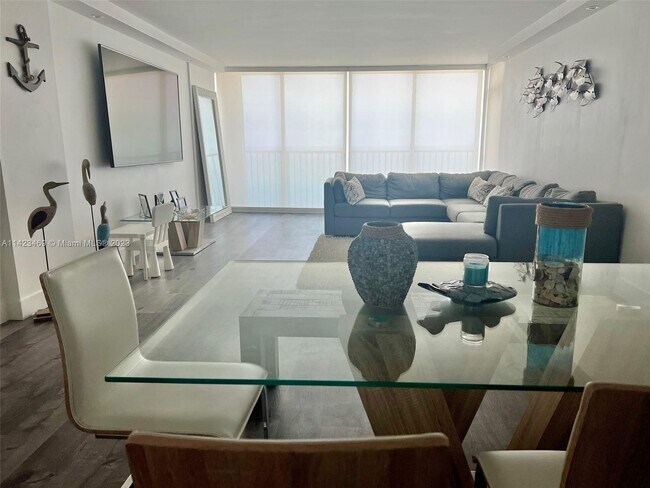 Building Photo - 2201 S Ocean Dr