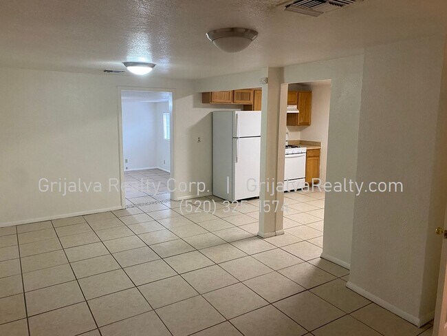 Foto del edificio - 2442 S Edmondson Ave