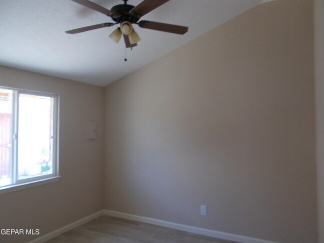 Building Photo - 3009 Red Sails Dr