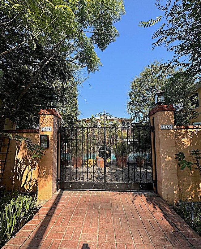 Foto del interior - Hayworth Courtyard Apartments – West Hollywood Living