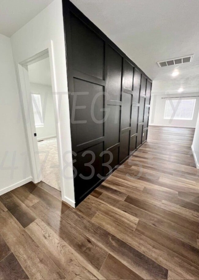 Building Photo - 800 Hoffman Hills Blvd