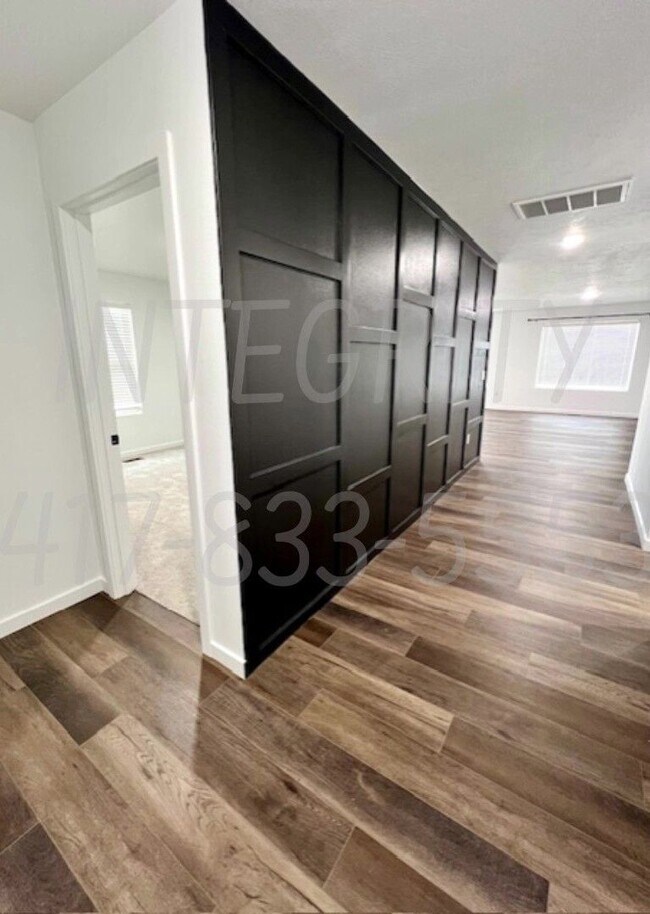 Foto del edificio - 800 Hoffman Hills Blvd