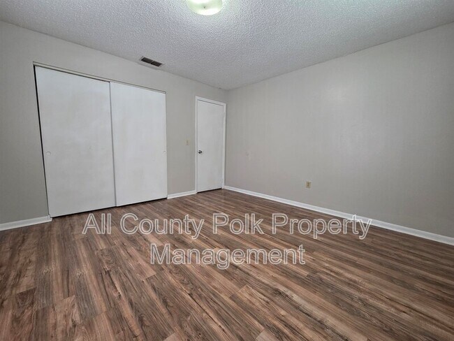 Foto del edificio - 1422 Moonlite Dr