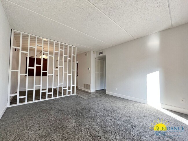 Foto del edificio - 1 mile East of Hurlburt AFB, beautiful Cedars condo!