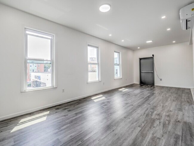 Building Photo - 17 Kearny Ave