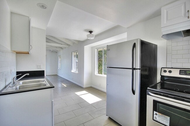 Foto del edificio - 6696 Del Playa Dr