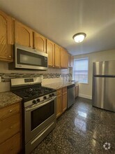Building Photo - 204 Christopher Columbus Dr