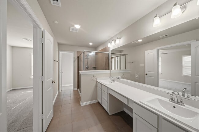 Building Photo - 11902 Amber Oak Wy