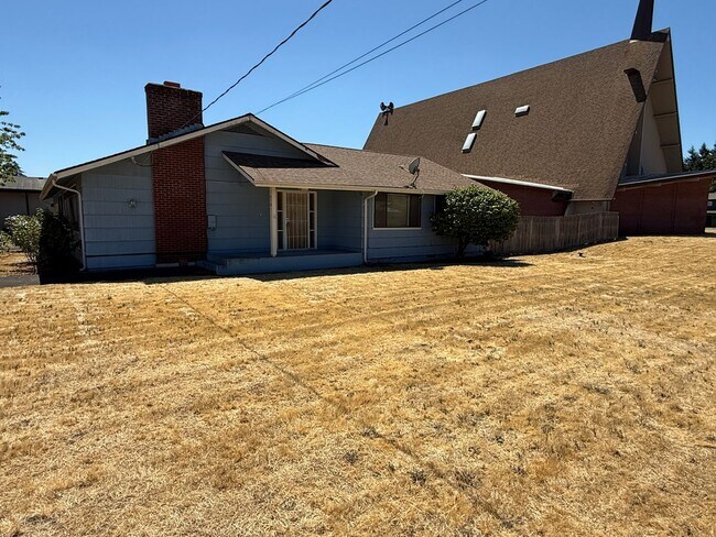 Foto del edificio - 3 bedroom, 1.5 bath house in Eugene!