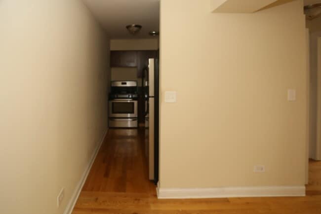 Foto del edificio - 450 W Barry Ave