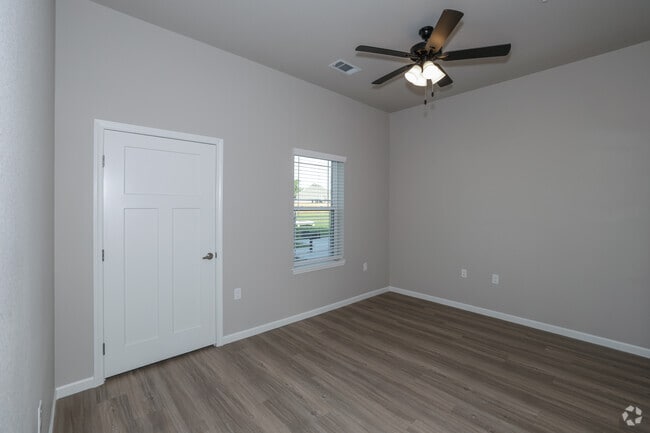 1BR, 1BA - 702SF - Bedroom - Coweta Trails I & II
