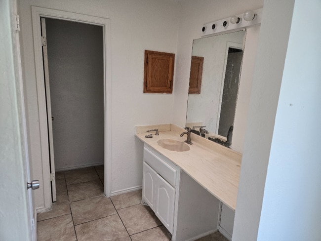 Building Photo - 2630 Cottonwood Ln