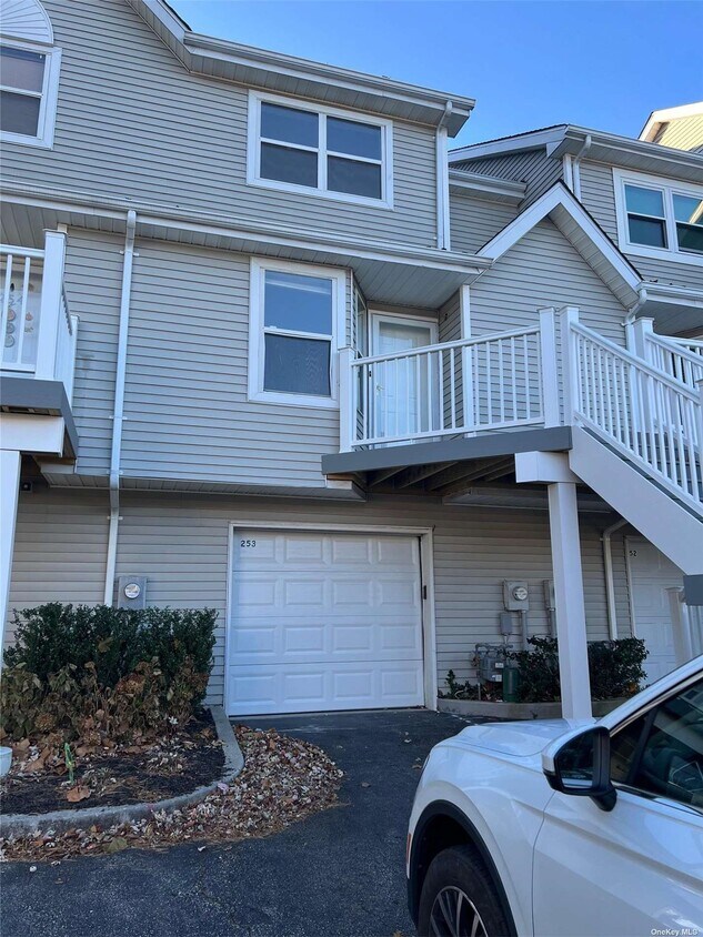 253 Windward Dr, Port Jefferson, NY 11777 Condo for Rent in Port