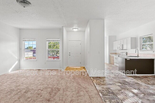 Building Photo - 8958 W Stirrup St