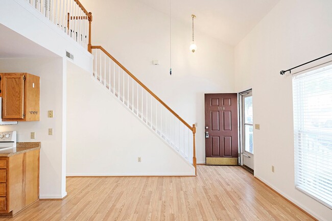 Building Photo - Pet-Friendly End-Unit Ridgecrest Townhome