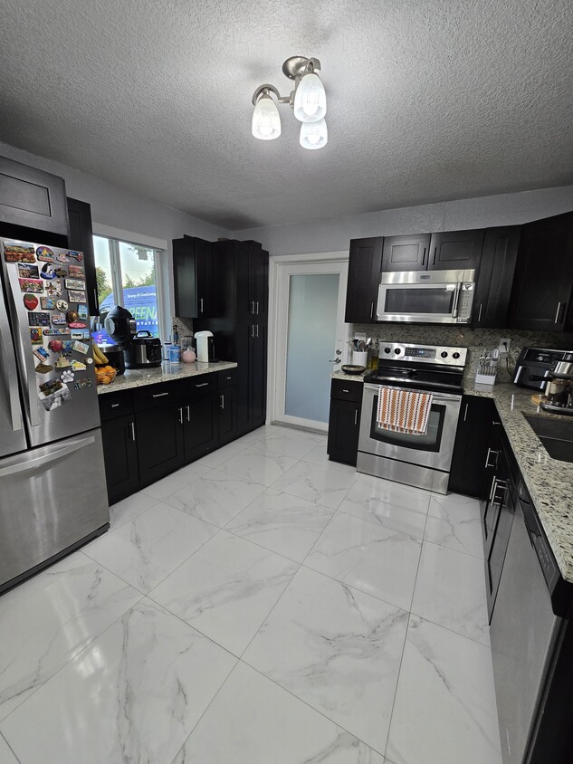 Foto principal - 2240 NW 178th St